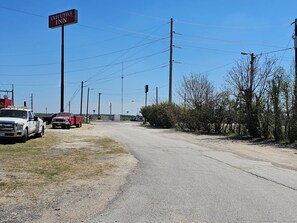 موقف سيارات