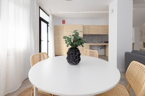 Dining - Cabanyal Station A. WiFi + 3 Pax (Valencia / València)