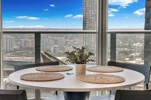 Dining - Modern 1BR Condo | Pool & Gym | 10 Min to FIFA Fan Fest (Miami)