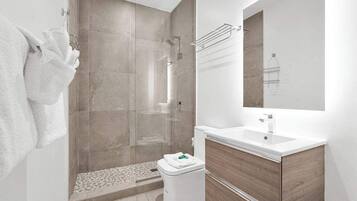 Shower, towels, shampoo