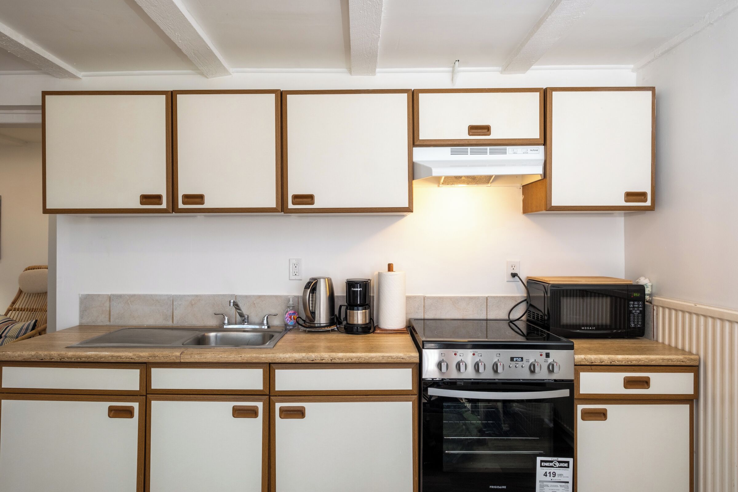 Room, 1 Queen Bed, Ground Floor | Private kitchen