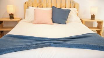 Room, 1 Queen Bed, Ground Floor | Iron/ironing board