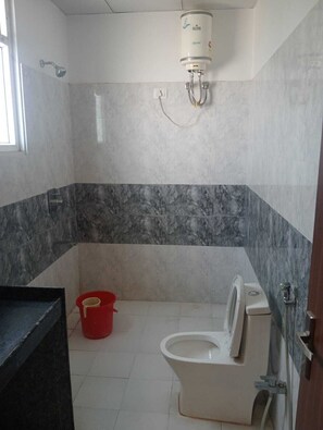 Bathroom - HOTEL SHIVALIKA (Jaipur)