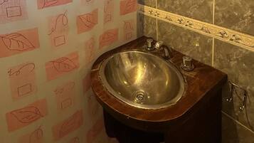 Chambre Triple, vue montagne | Salle de bain