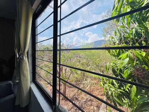 At the edge of the city, 5 minutes from PGE and Torre Chiapas! Loft Mango