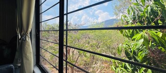 At the edge of the city, 5 minutes from PGE and Torre Chiapas! Loft Mango