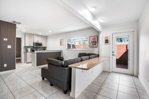 Interior - North Hyde Park 1 bed/1 bath private residence (Tampa)