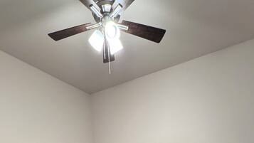 3 bedrooms, iron/ironing board, internet, bed sheets