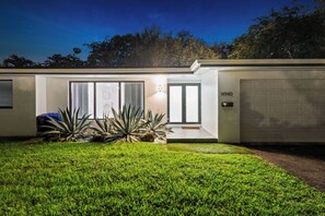 Property entrance -  Villa Celeste | Pool • Mini Golf • Terrace (North Miami)