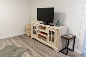 Interior - Quiet Retreat in the Tree Streets! (Johnson City)