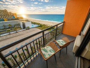 Property grounds - Renovated Oceanview King Unit – 8th Floor, Landmark Resort (Myrtle Beach)