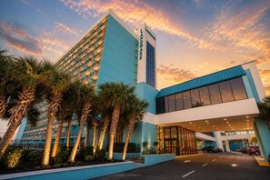 Exterior - Renovated Oceanview King Unit – 8th Floor, Landmark Resort (Myrtle Beach)