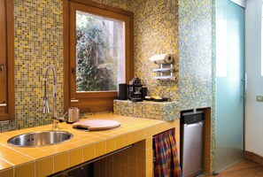 Private kitchen - Authentic Lake Como Home near Bellagio (Limonta)