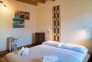 Room - Authentic Lake Como Home near Bellagio (Limonta)