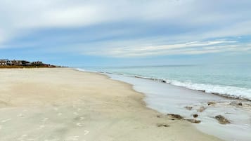 Una playa cerca