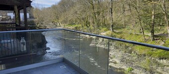 Beautiful River view with Sauna