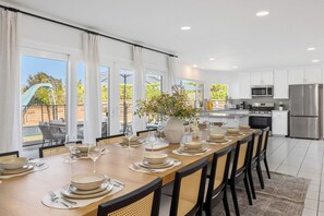 Dining - The Charming Poolside Paradise (Mission Viejo)