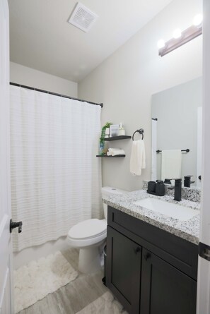 Shower, hair dryer, towels, soap - Desert Oasis - Centrally Located- Minutes From MX Border (San Luis)