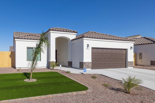 Desert Oasis - Centrally Located- Minutes From MX Border