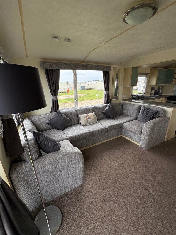 Cabin Sleeps 8 With Indoor Pool - Ingoldmells