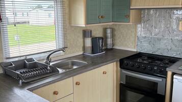 Fridge, microwave, oven