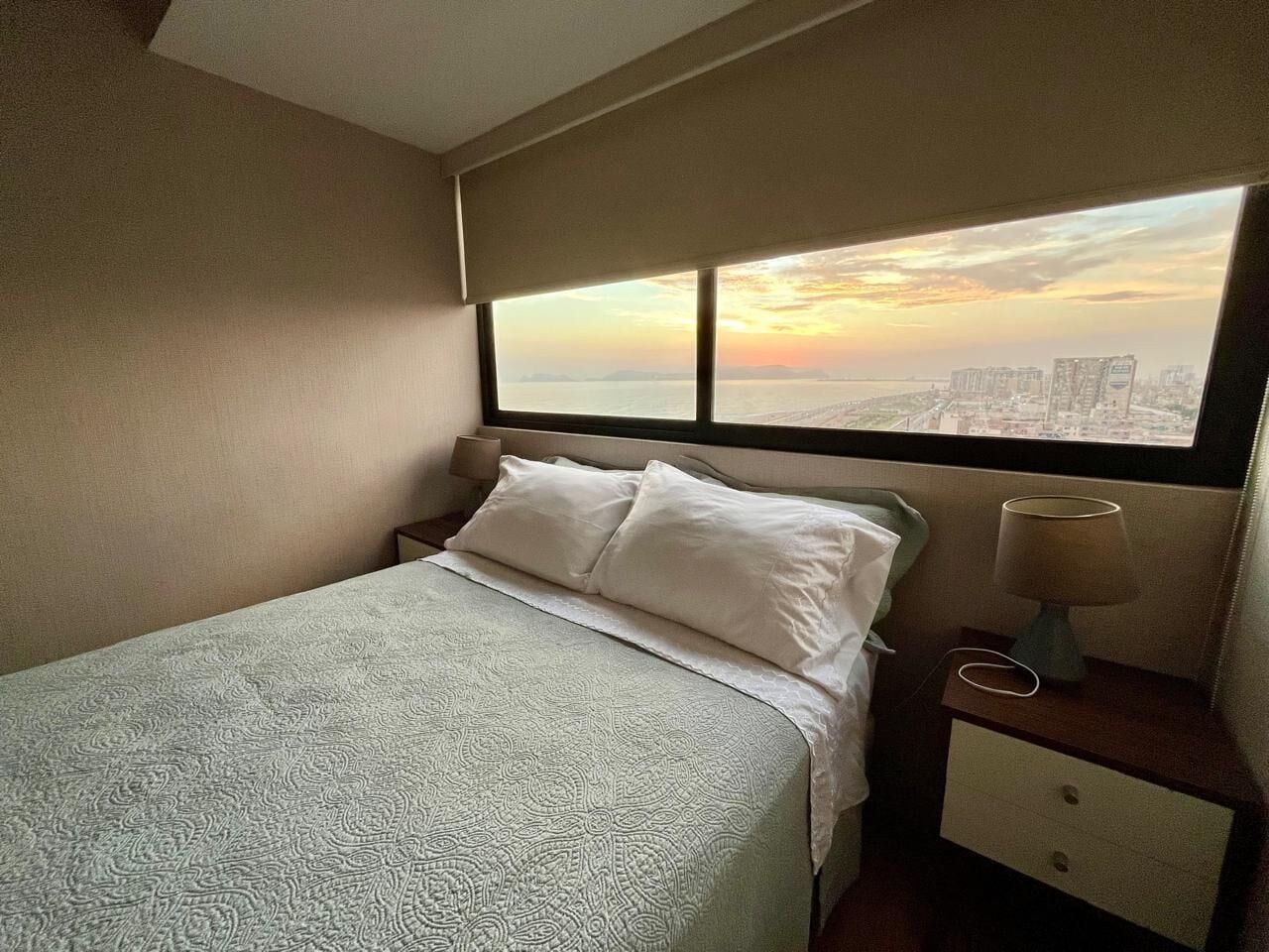 2 habitaciones, tabla de planchar con plancha y acceso a internet 