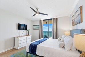 3 bedrooms, iron/ironing board, free WiFi, bed sheets - Beachfront, 3 Pools, Sunset Views (Orange Beach)