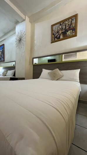 ルーム クイーンベッド 1 台