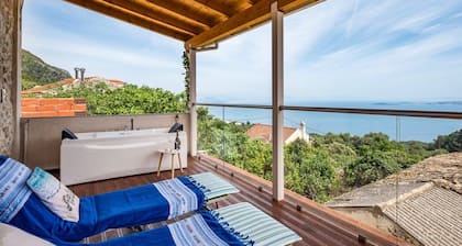 Art House Seaview & Jacuzzi Spartylas Sleeps 4