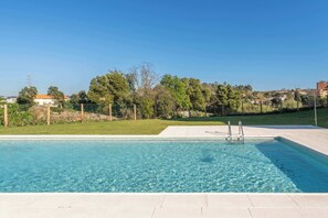Pool - Elegant Flat with Pool and Garage by HostWise (Vila Nova de Gaia)