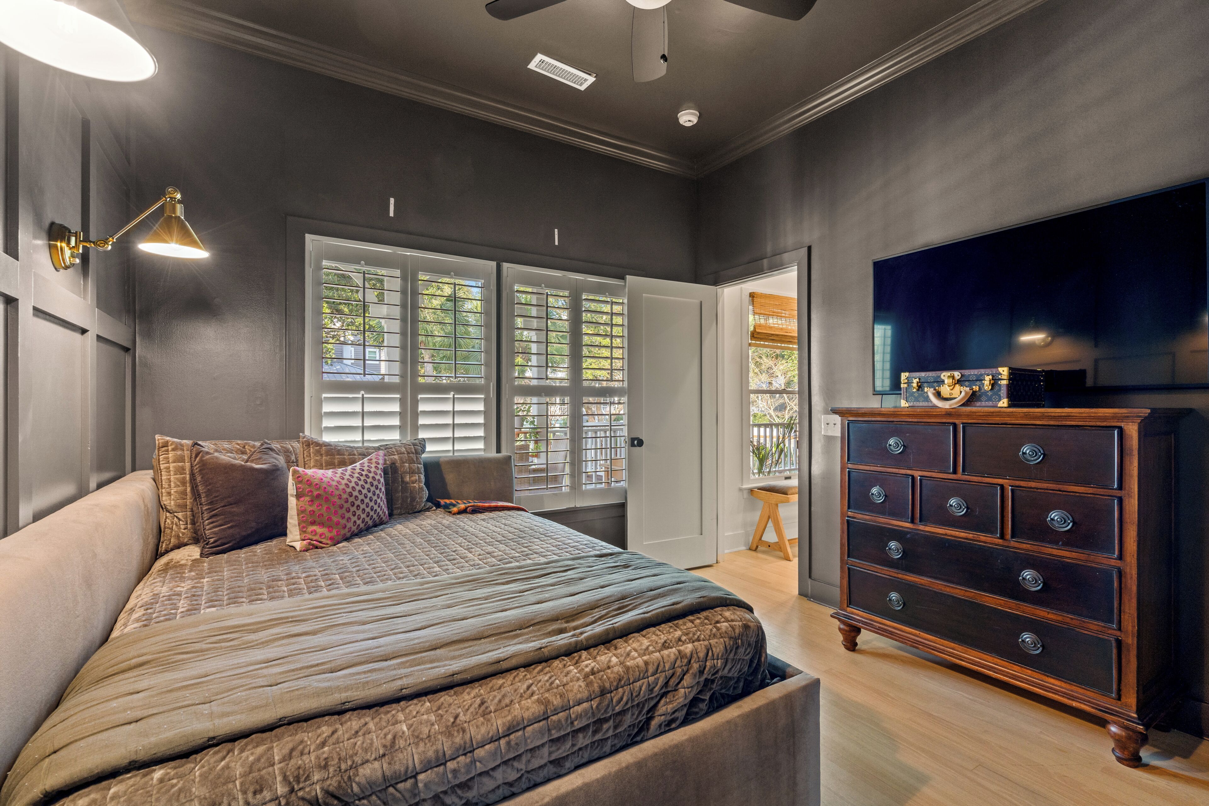 3 bedrooms, desk, free WiFi, bed sheets