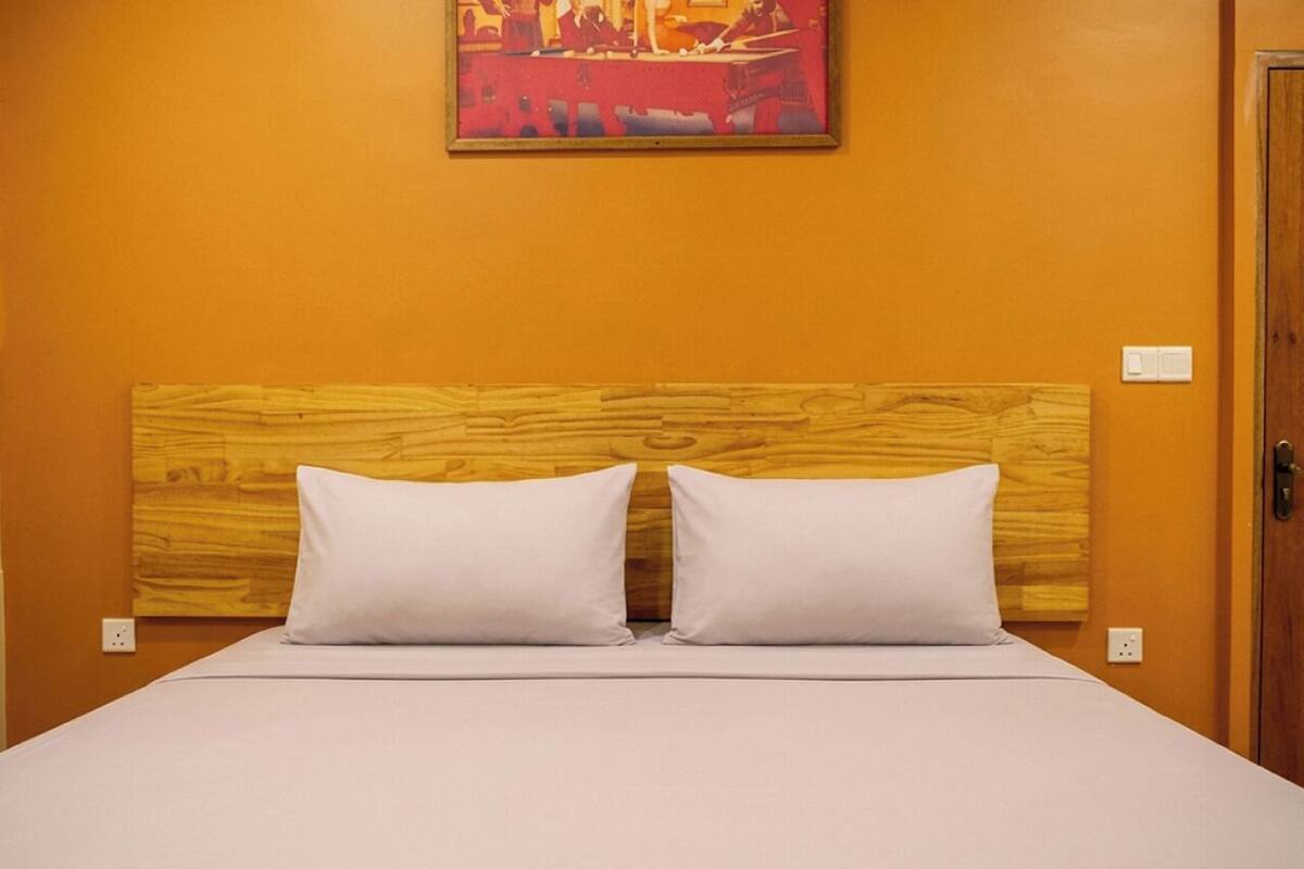 Signature dubbelrum eller tvÄbÀddsrum - utsikt mot trÀdgÄrden