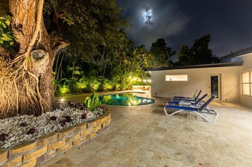 Villa Azur by Glam Homes