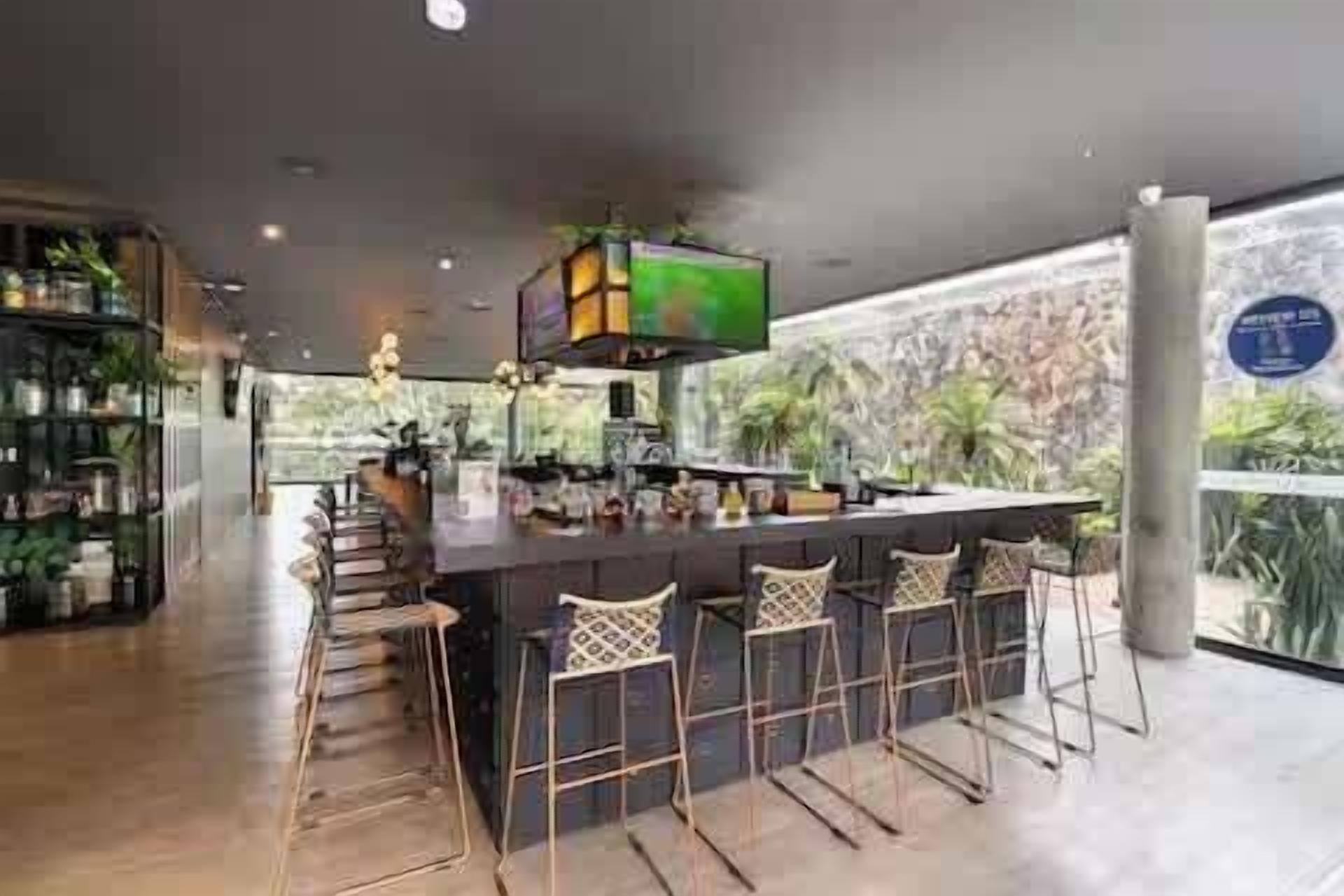 Bar (en la propiedad)