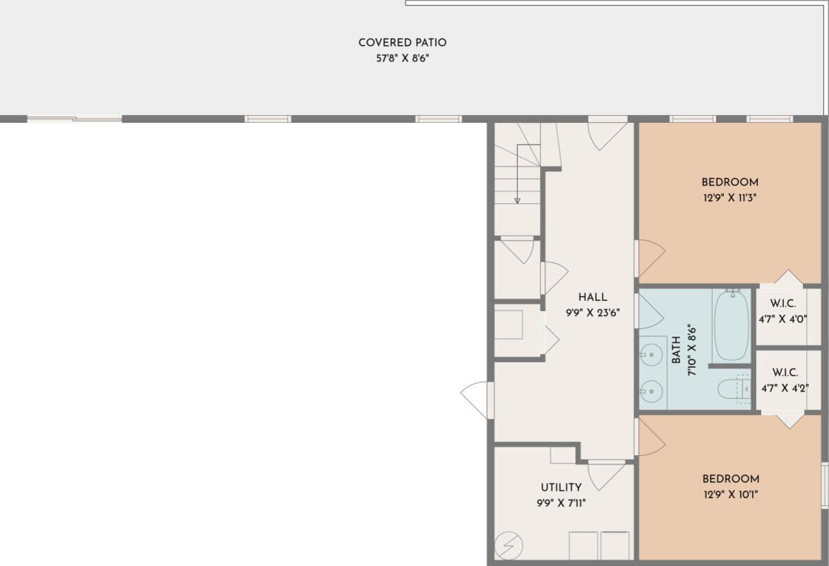 Een plattegrond met een overdekte patio, twee slaapkamers, een bijkeuken, een hal en een badkamer.