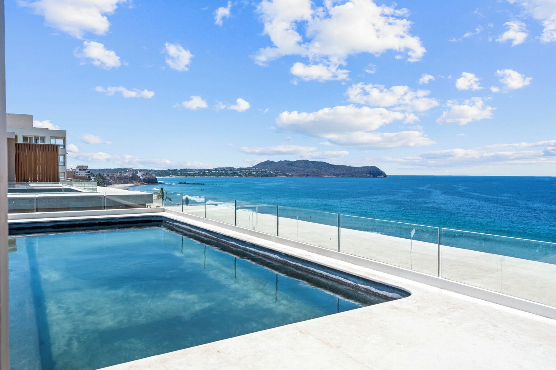 Ático, patio, vistas al mar | Piscina
