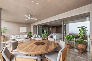 Exclusief appartement, terras, uitzicht op zee | Dineren
