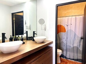 Towels, soap, toilet paper - 1BR 2Baths apartment in peaceful San Juan with AC (San Juan)