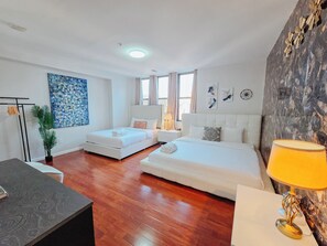 2 slaapkamers, een bureau, een strijkplank/strijkijzer, gratis wifi