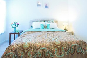 5 bedrooms, iron/ironing board, WiFi, bed sheets - Beautiful, WaterView, Spacious 5 Bd House with 2 car garage!!! (North Charleston)