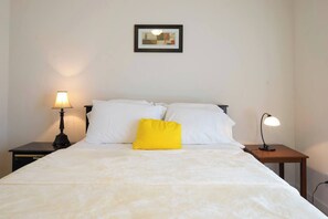 Room - Beautiful, WaterView, Spacious 5 Bd House with 2 car garage!!! (North Charleston)