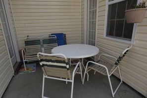 Outdoor dining - Beautiful, WaterView, Spacious 5 Bd House with 2 car garage!!! (North Charleston)