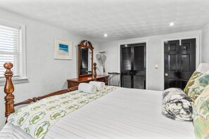 5 bedrooms, iron/ironing board, travel cot, WiFi - Family 5BR w Firepit, Volleyball, BBQ & Bea (Yarmouth)