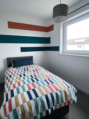 3 habitaciones, tabla de planchar con plancha y wifi gratis