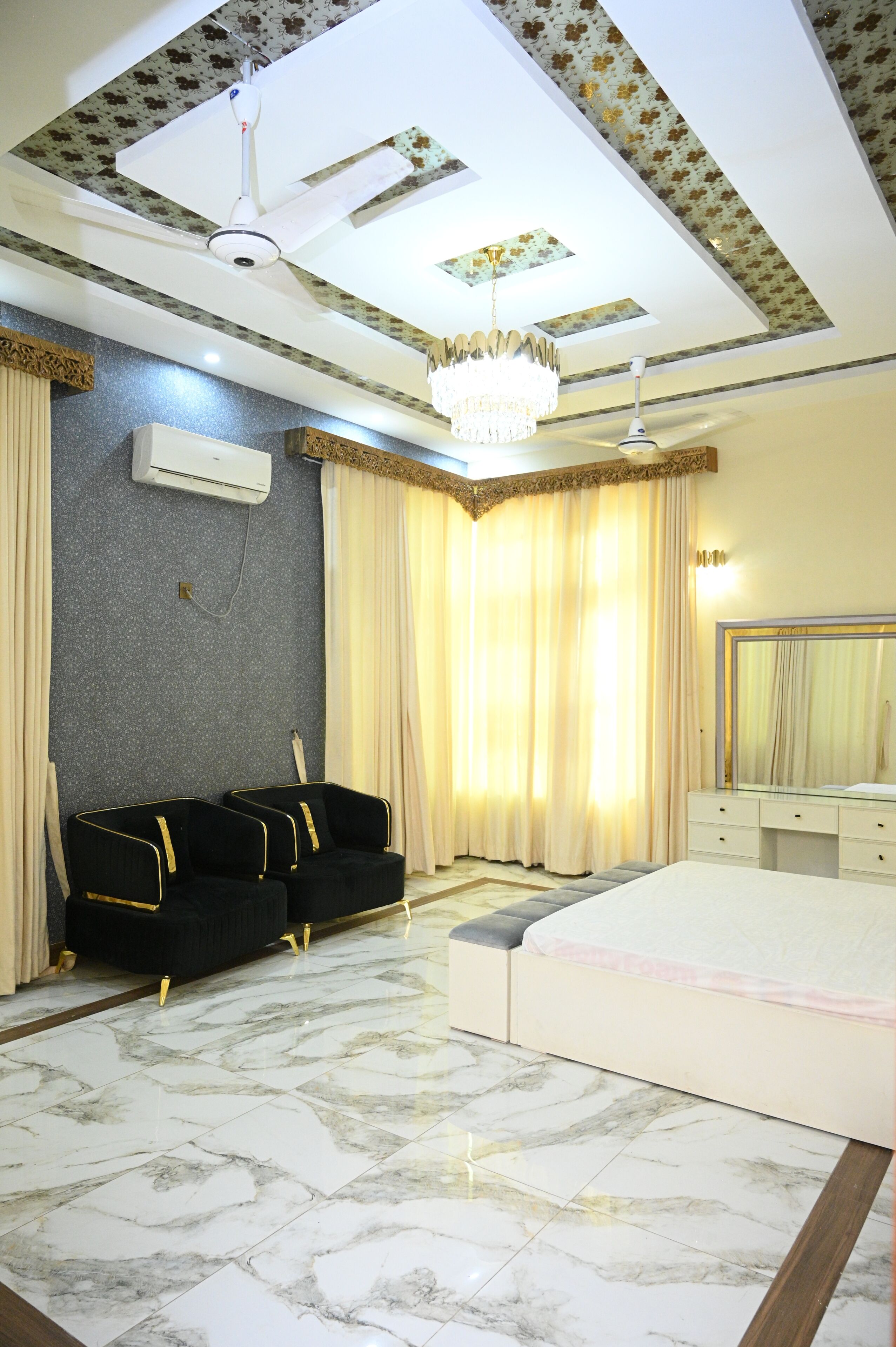 7 Schlafzimmer, Bügeleisen/Bügelbrett, Bettwäsche