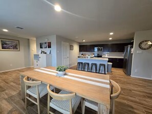 Dining - Peaceful Retreat Outside the City 3BED/2BATH (Converse)