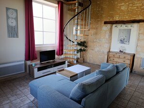 Living area - "La Borie" charming gîte with swimming pool in Daglan at Mas de Cause (Daglan)
