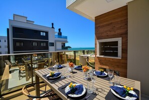 Apartment | Outdoor dining - Duplex Vista Mar com Piscina Privativa  (Governador Celso Ramos)