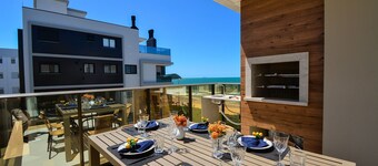Duplex Vista Mar com Piscina Privativa