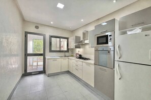Apartment, 2 Bedrooms, Garden View | Private kitchen - Casa Palma Appartement Avec Jardin Prive La Marsa (La Marsa)
